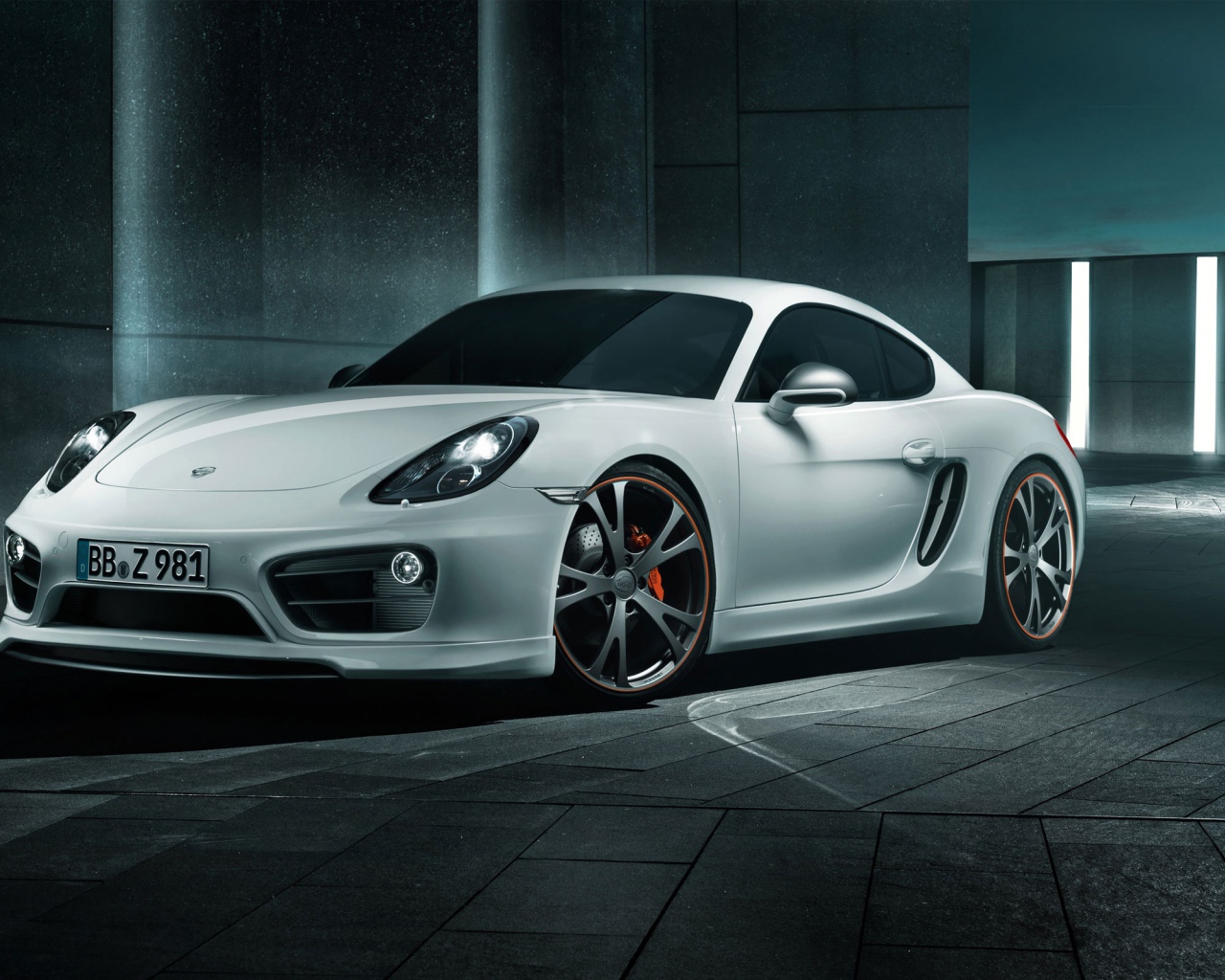 Автомобиль Porsche Cayman