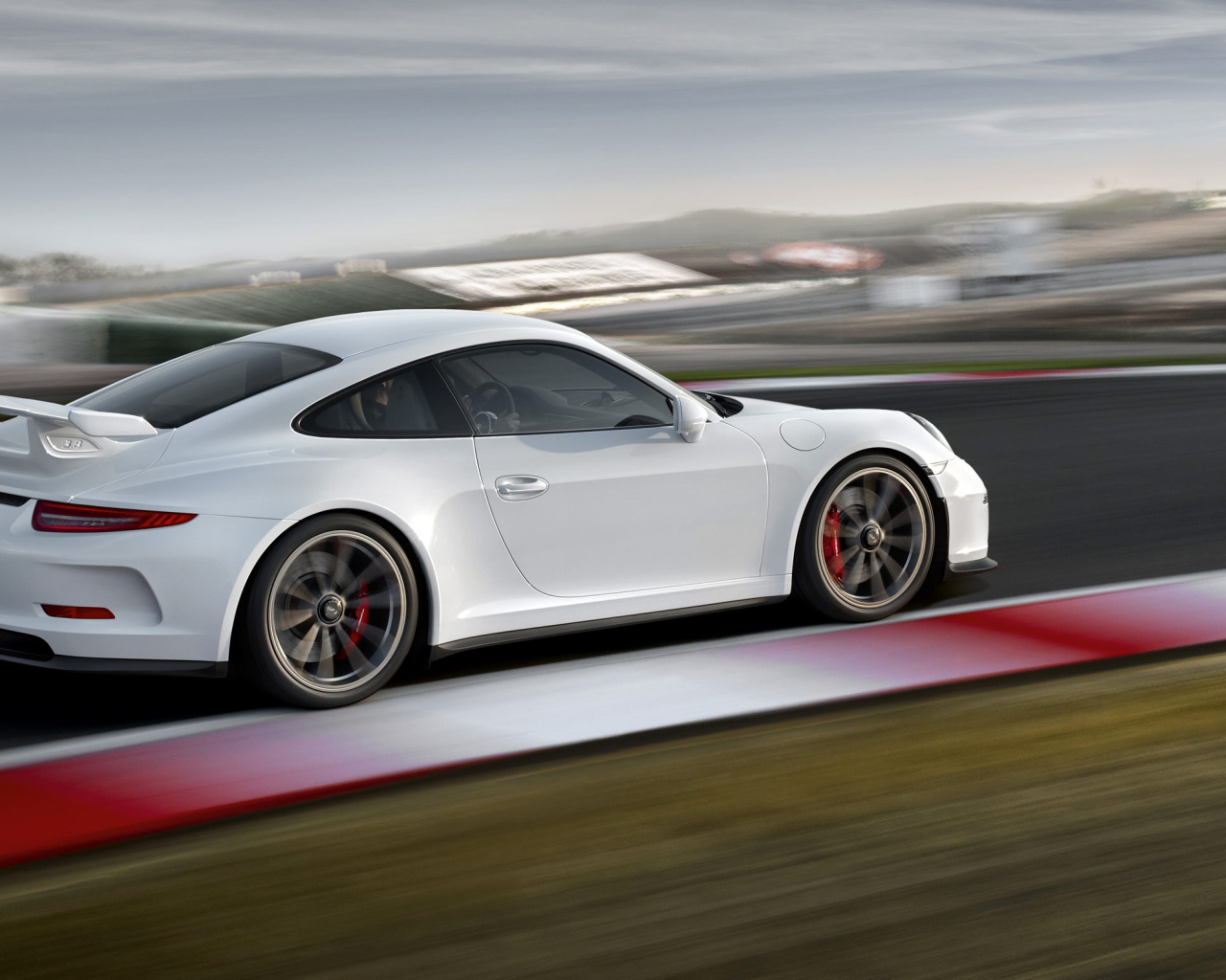 Дизайн автомобиля Porsche 911 Turbo 2014