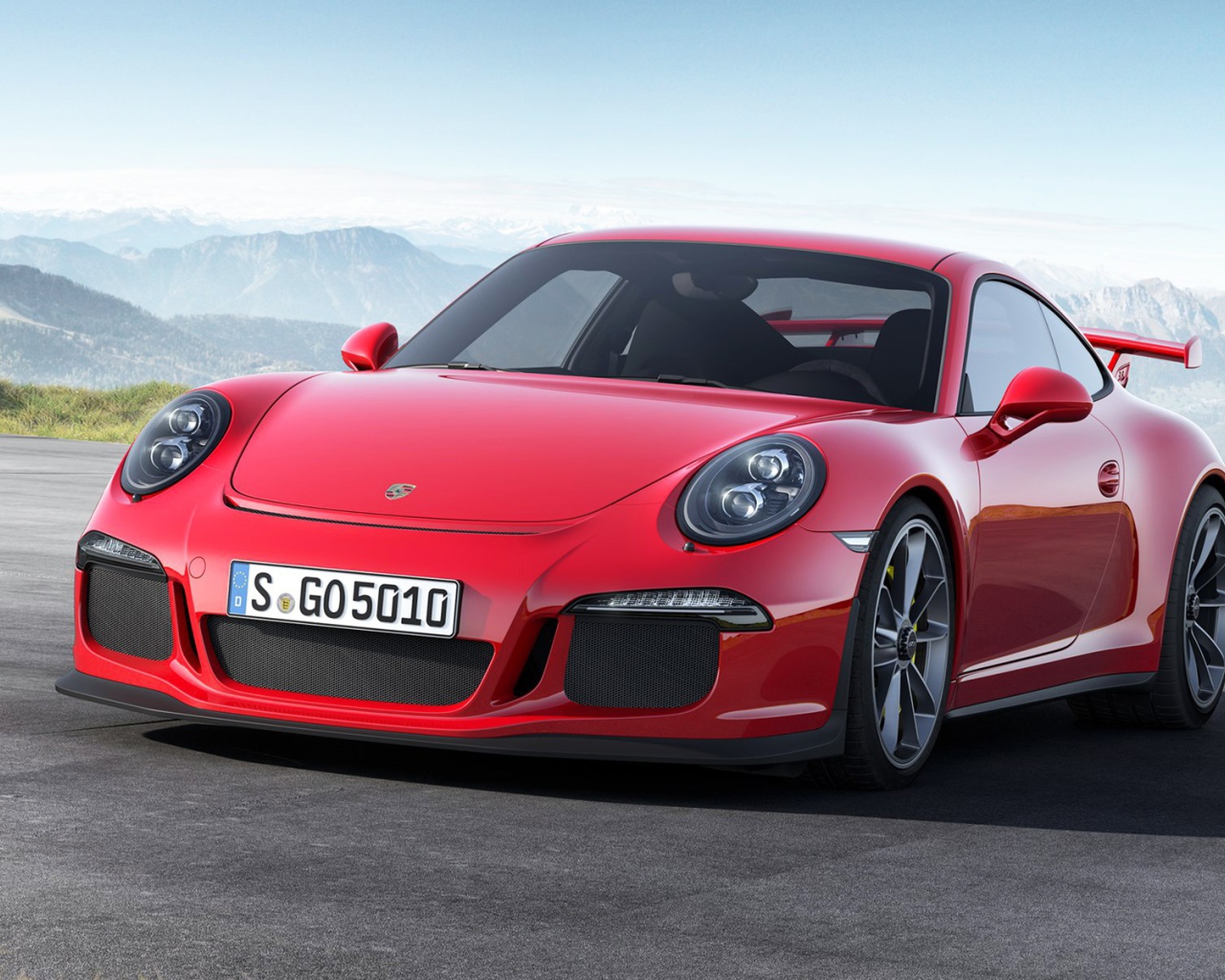 Красный Porsche 911