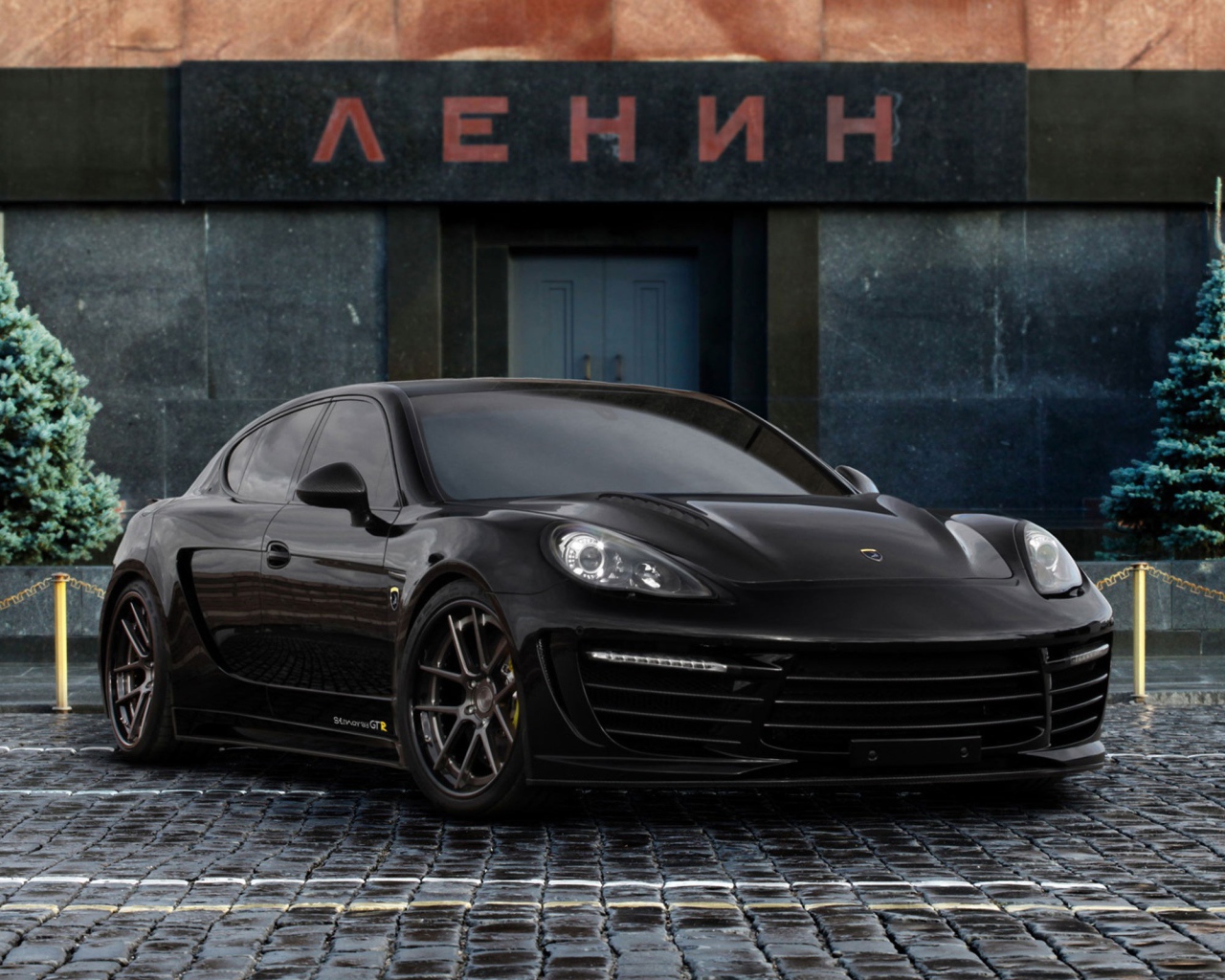 Порш у мавзолея