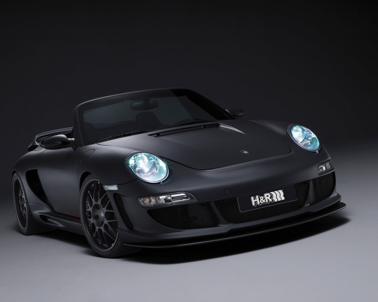 Черный Porsche gemballa