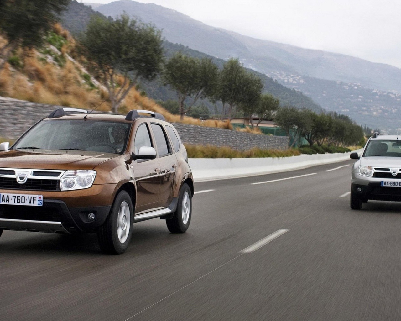 Красивый автомобиль Renault Duster в Москве