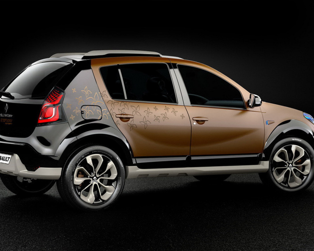 Красивый автомобиль Renault Sandero