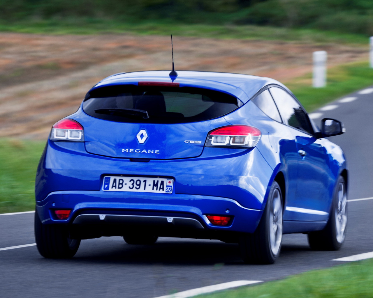 Новый автомобиль Renault Megane 2014