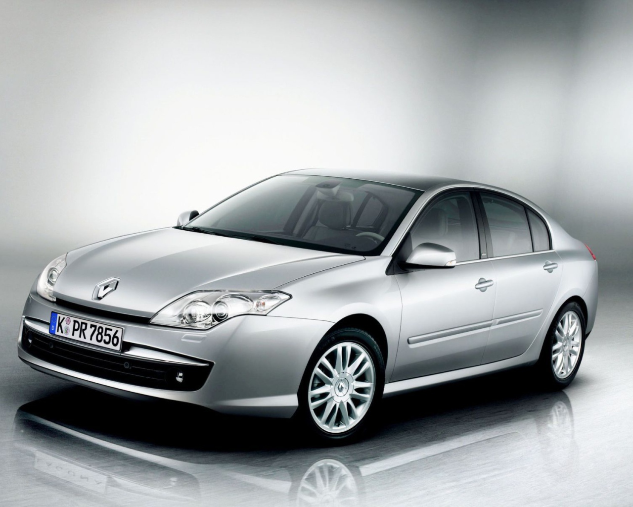 Фото автомобиля Renault Laguna
