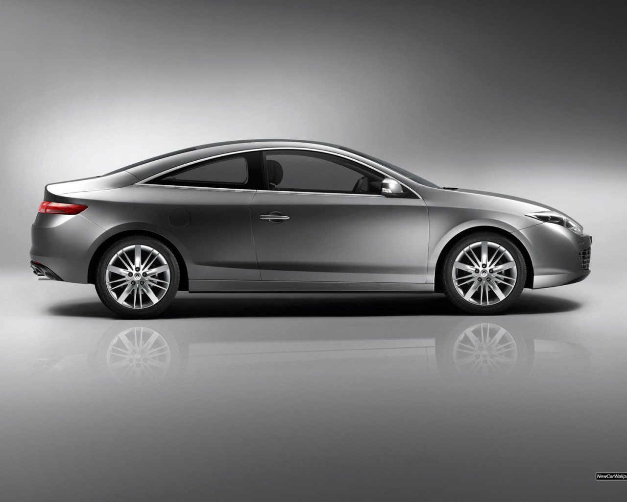 Надежный автомобиль Renault Laguna