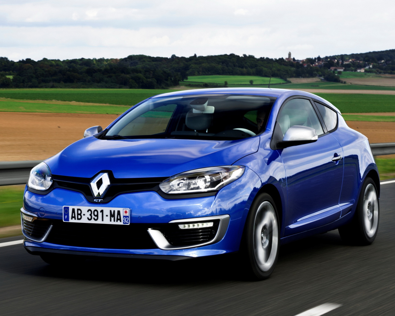 Надежный автомобиль Renault Megane 2014