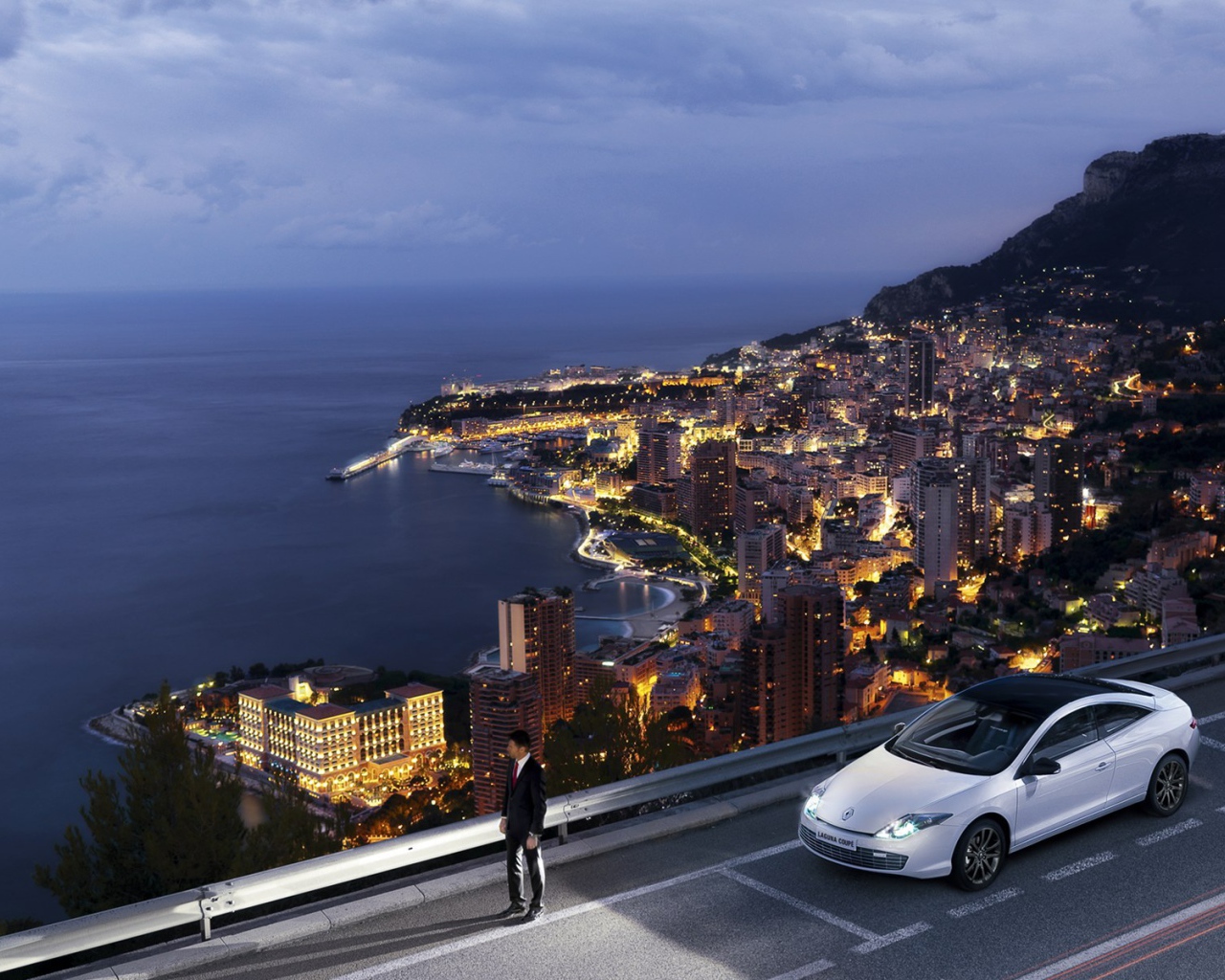 Тест драйв автомобиля Renault Laguna