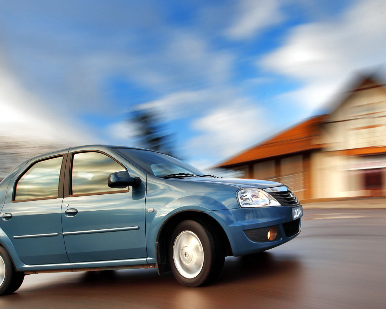 Новая машина Renault Logan