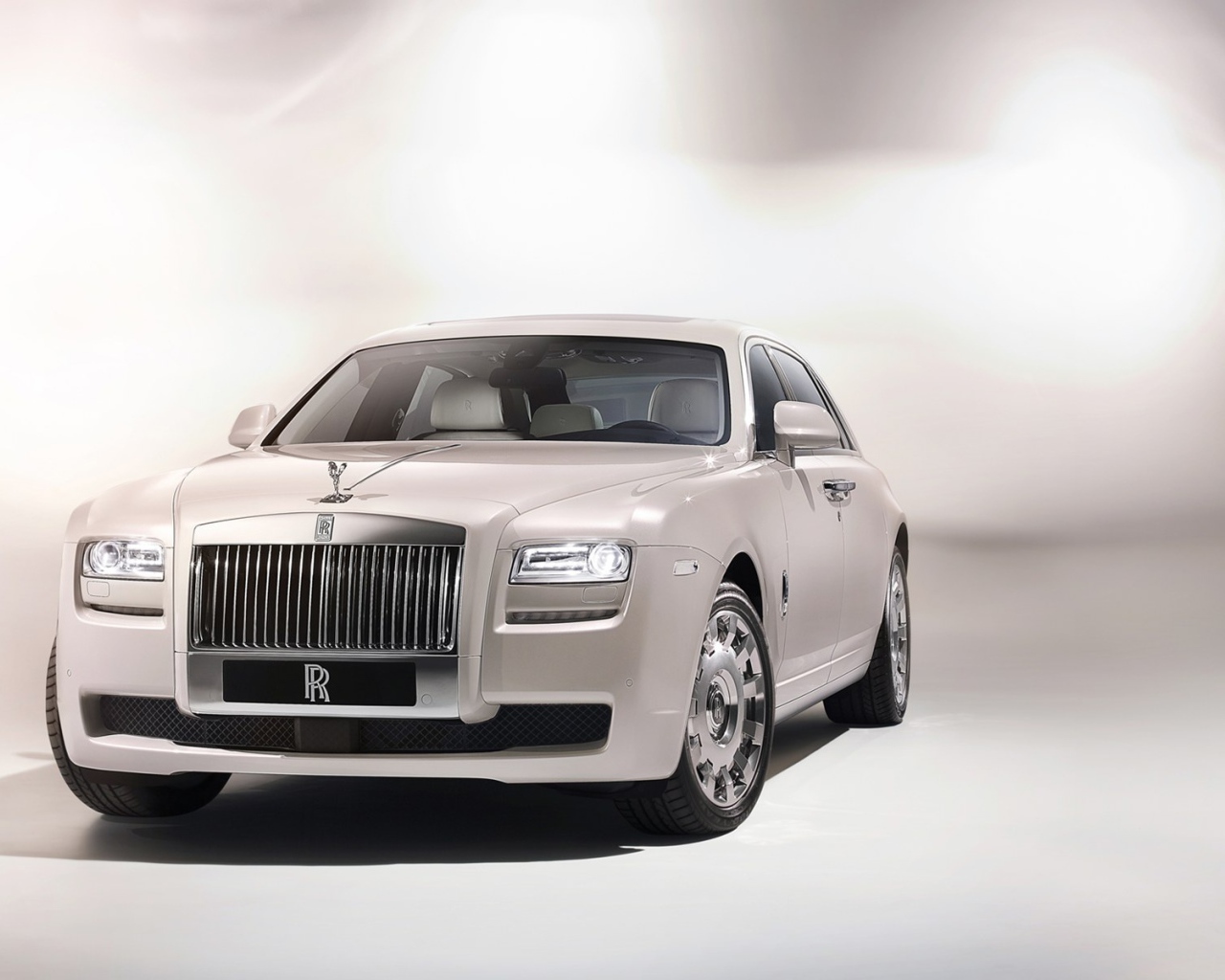 Дизайн автомобиля Rolls Royce Ghost