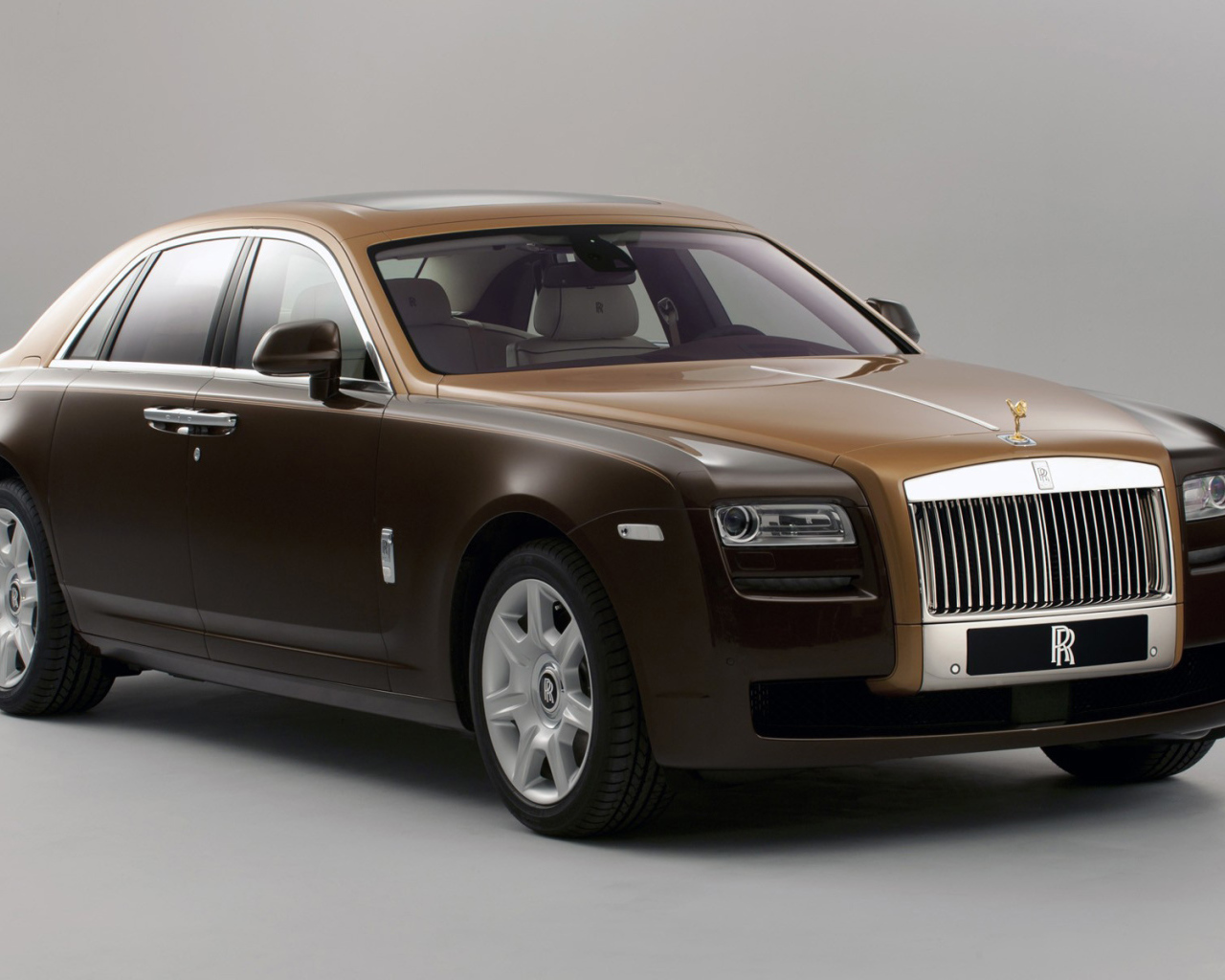 Тест драйв автомобиля Rolls Royce Ghost