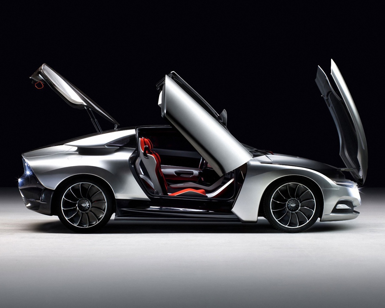 Фото автомобиля Saab 9000