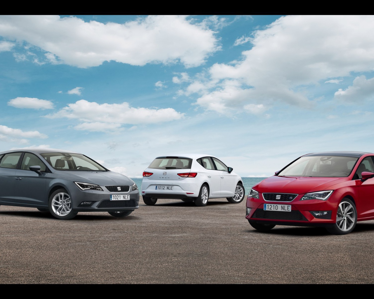 Красивый автомобиль Seat leon