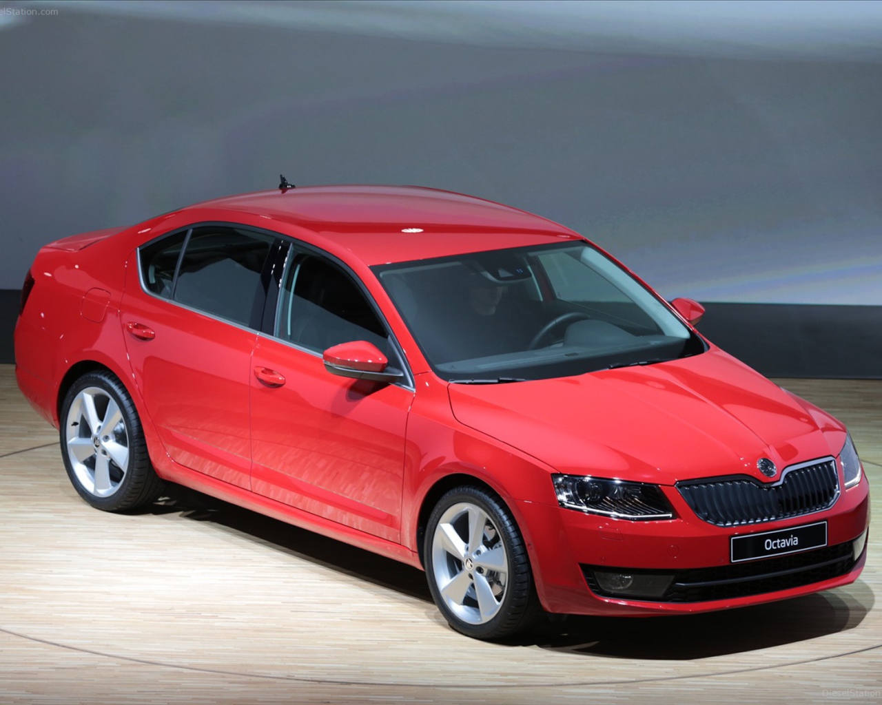 Красивый автомобиль Skoda Octavia 2013 в Москве