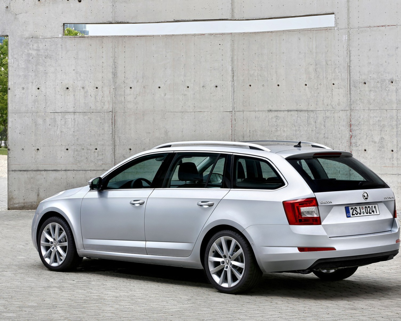 Надежная машина Skoda Octavia 2014