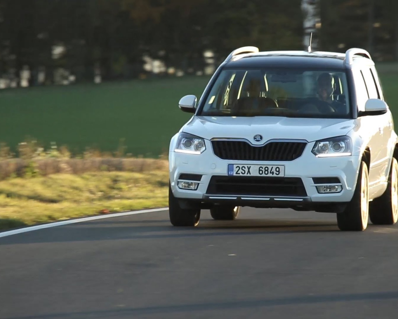 Надежный автомобиль Skoda Yeti 2014