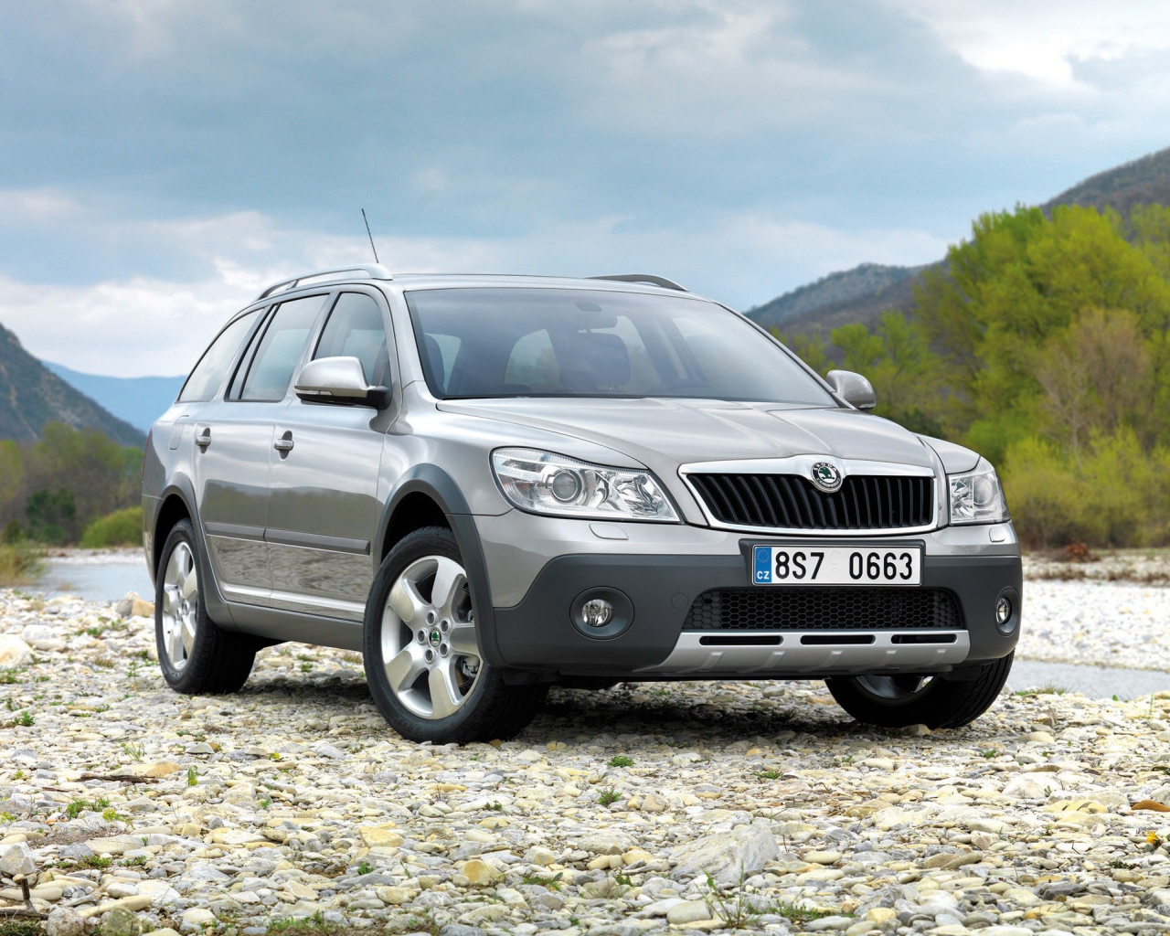 Надежная машина Skoda Octavia Scout 2014