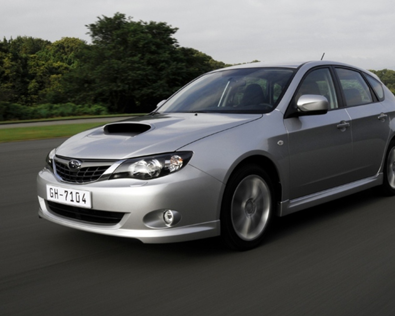 Красивый автомобиль Subaru Boxer в Москве