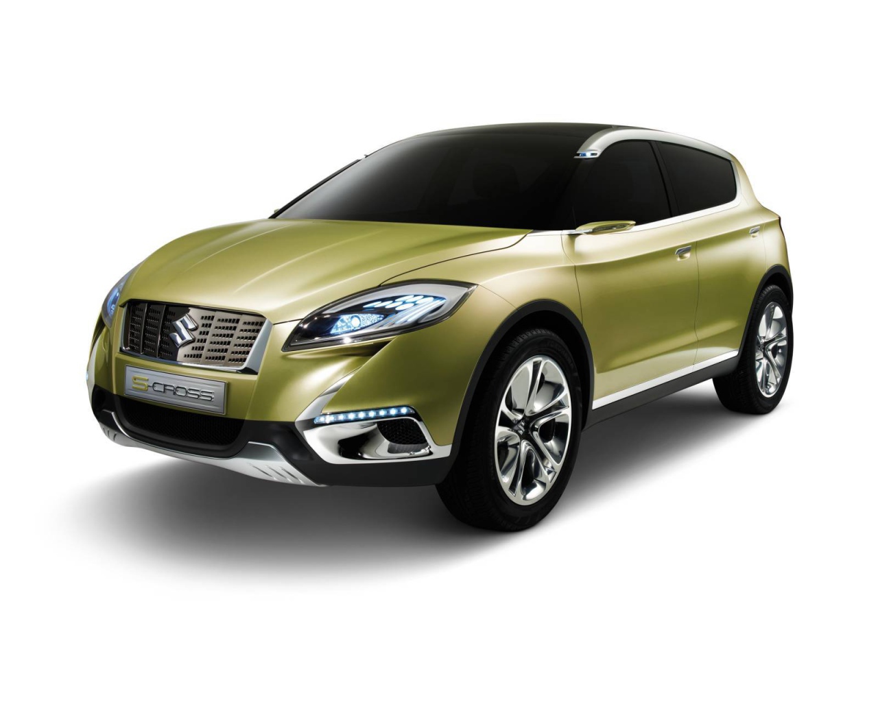 Красивый автомобиль Suzuki S-Cross 2014