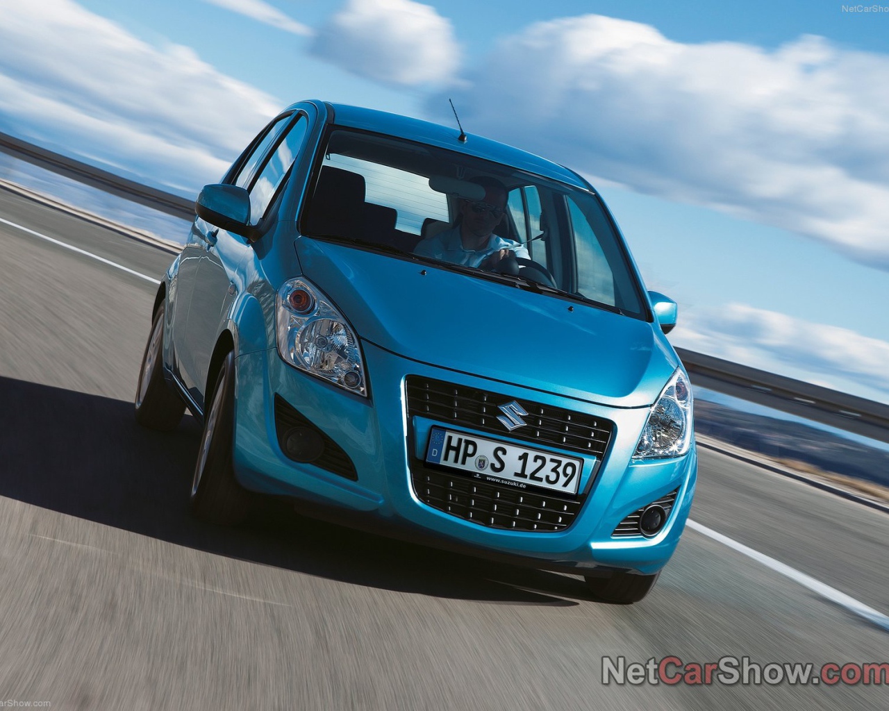 Надежная машина Suzuki Splash