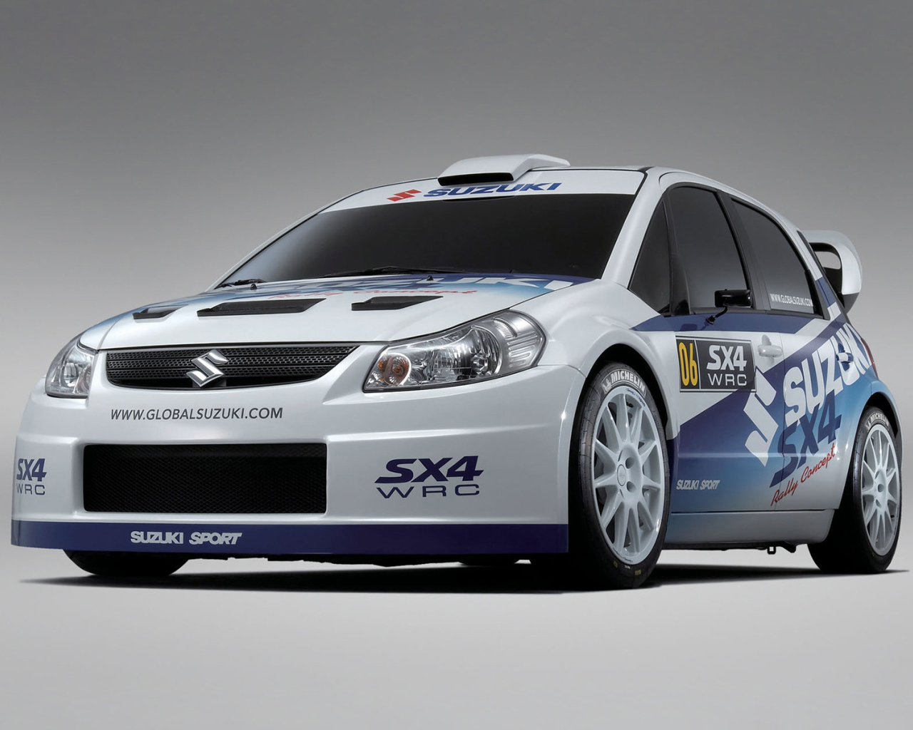 Автомобиль марки Suzuki модели SX4