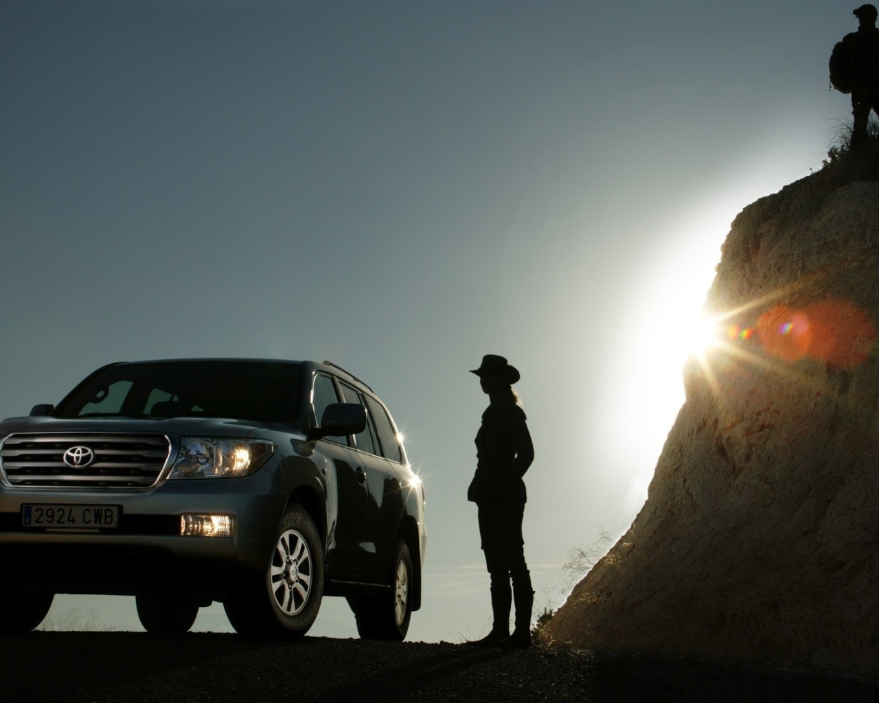 Дизайн автомобиля Toyota Land Cruiser 200