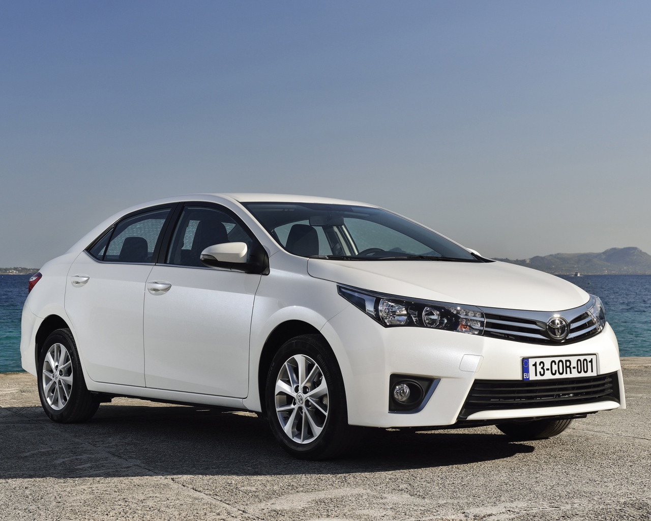 Новая машина Toyota Corolla 2014