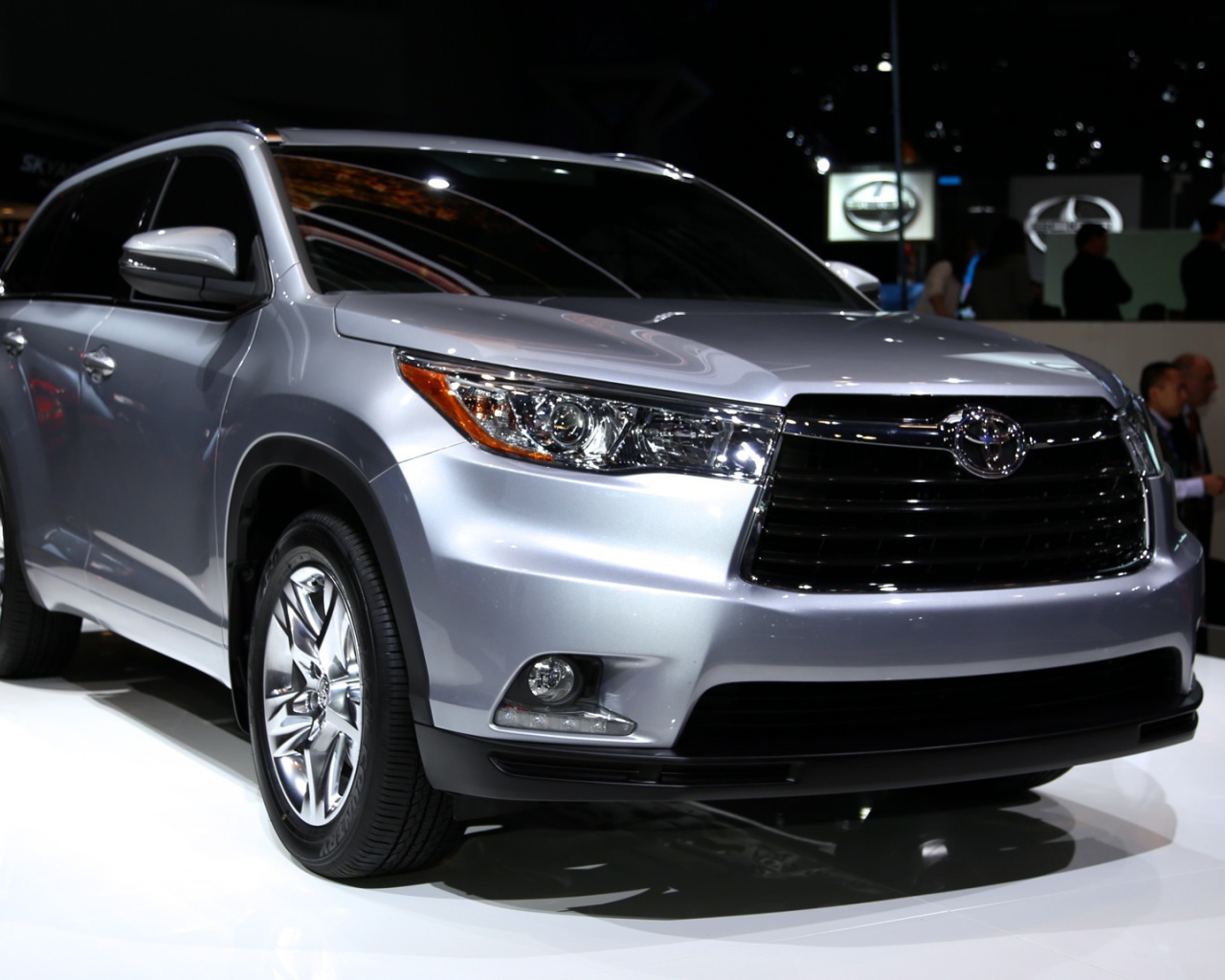 Новый автомобиль Toyota Highlander 2014