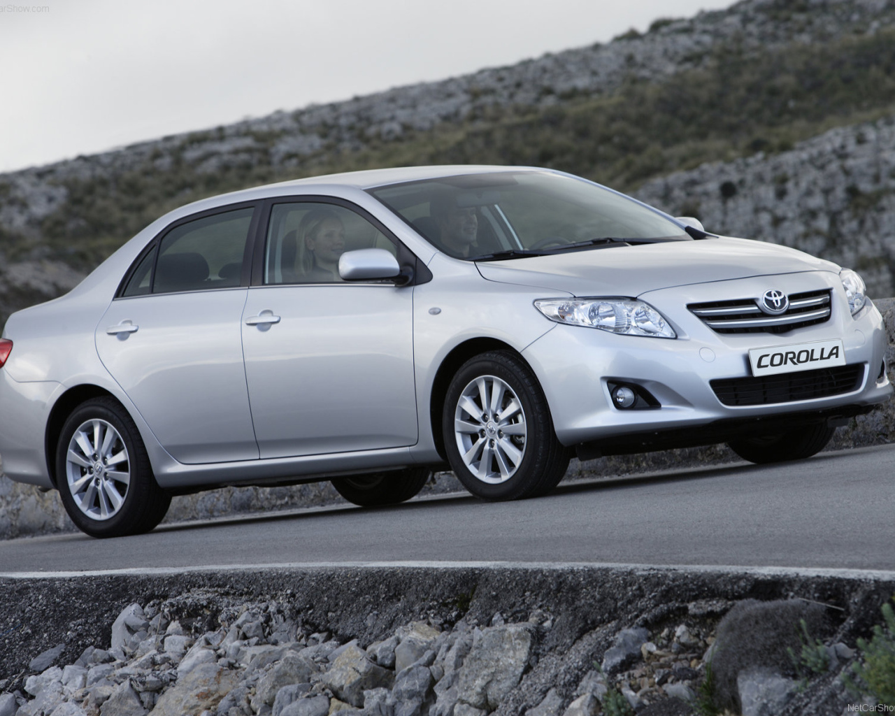 Надежный автомобиль Toyota Corolla