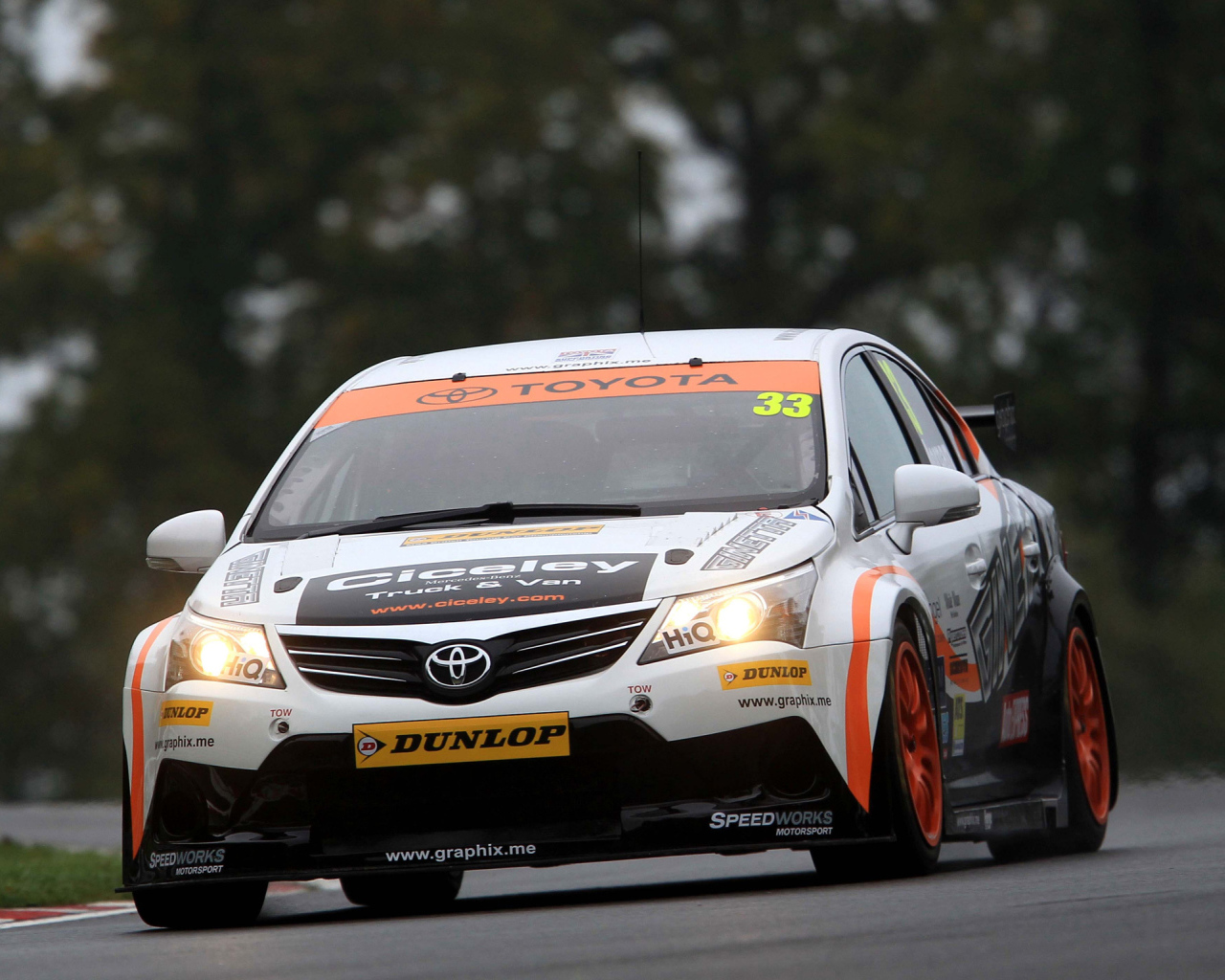 Тест драйв автомобиля Toyota Avensis 2013