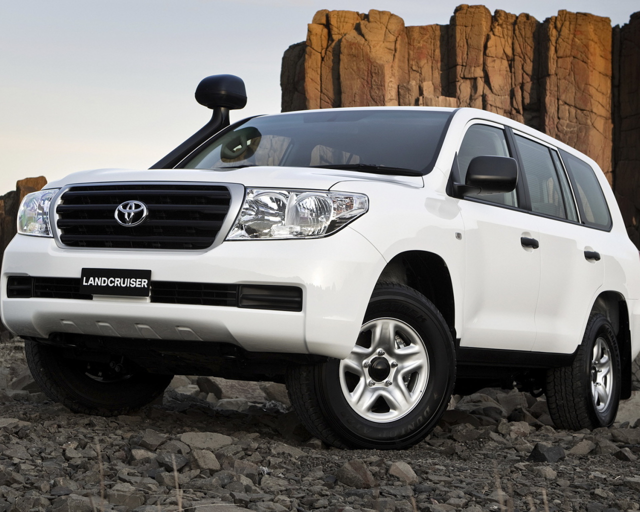 Тест драйв автомобиля Toyota Land Cruiser 200