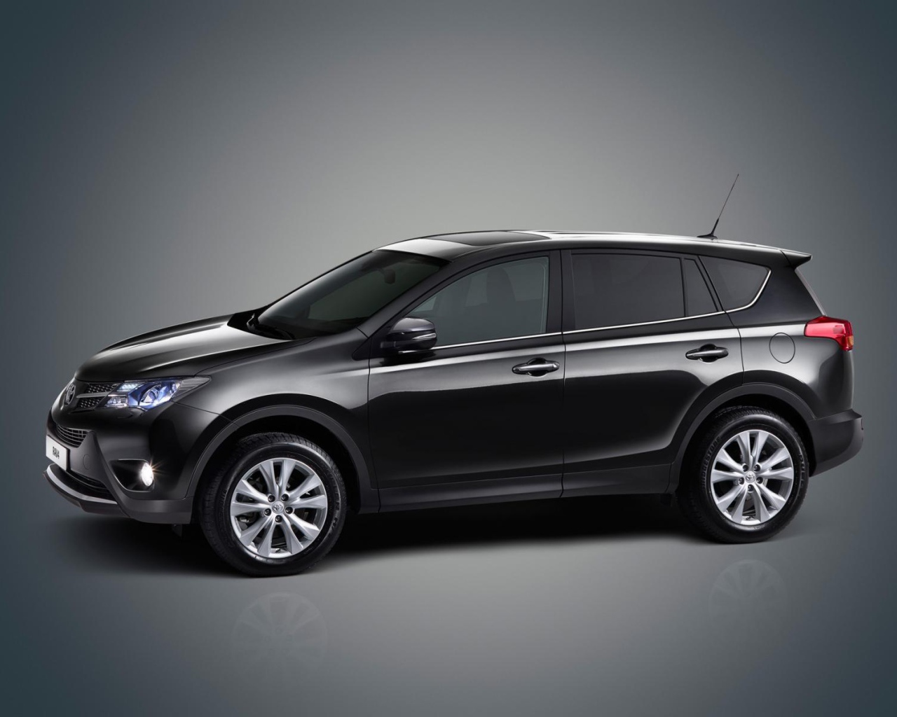 Новая машина Toyota RAV4