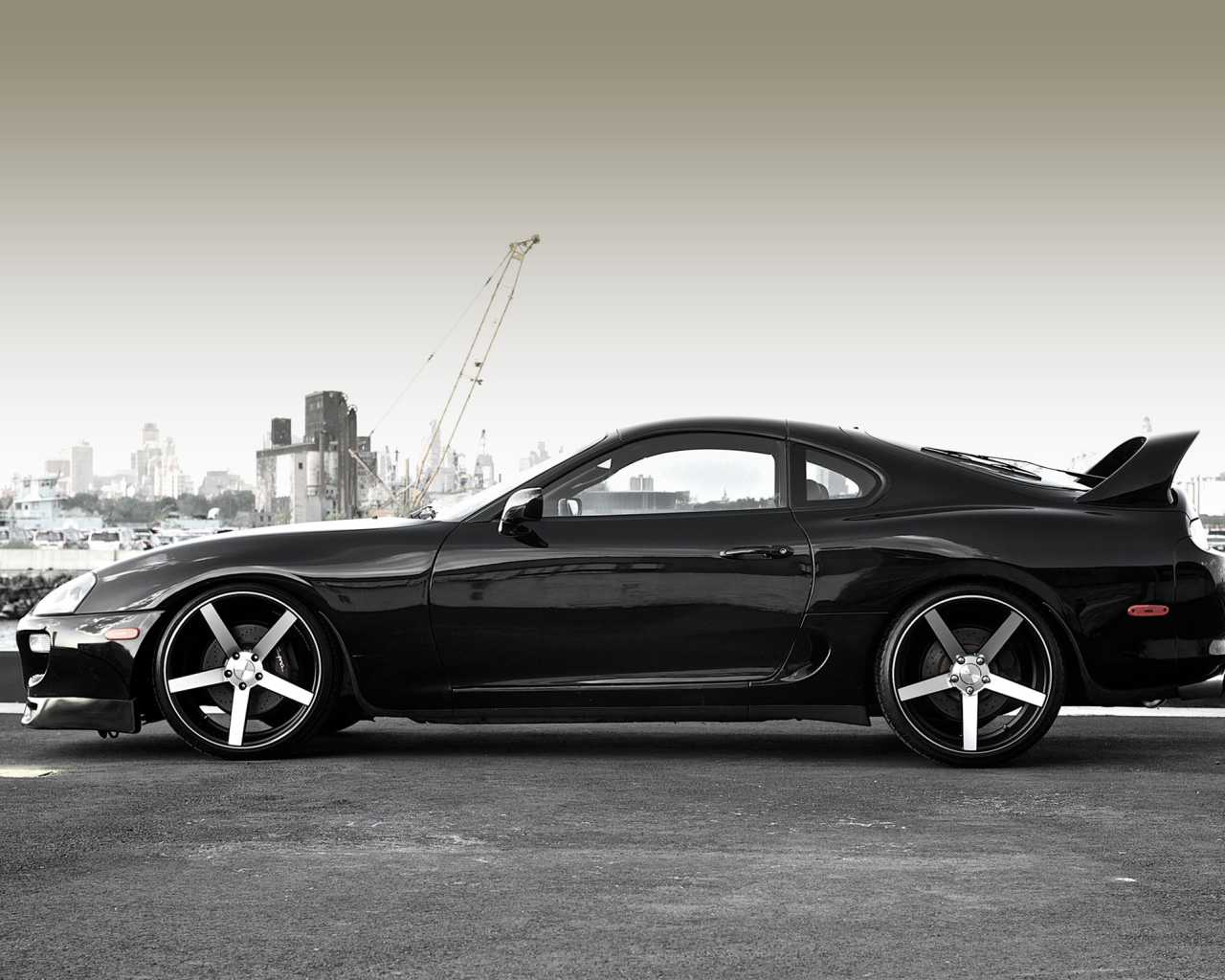 Черная тойота супра