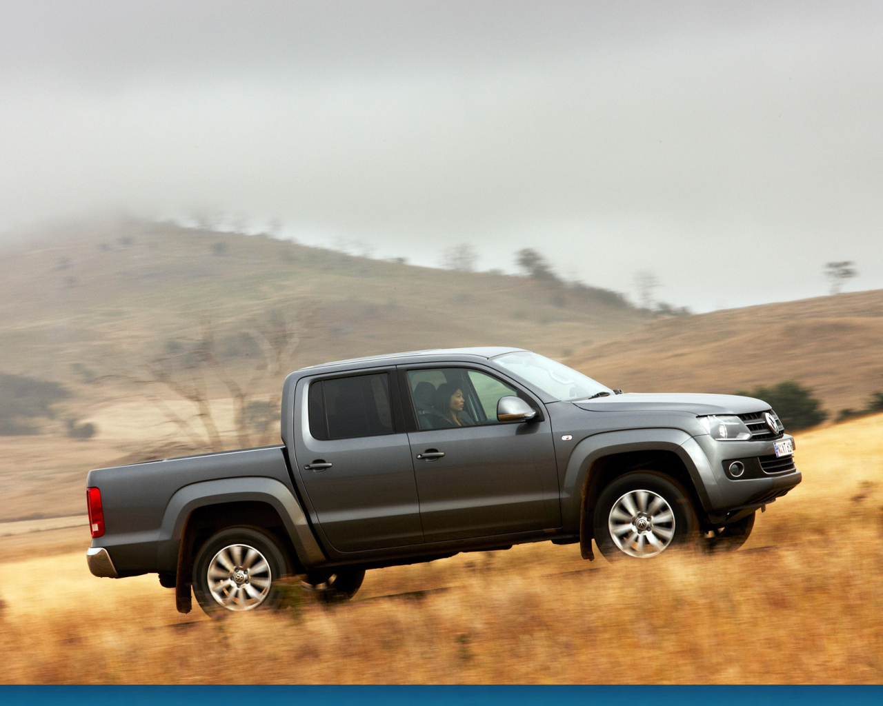 Красивый автомобиль Volkswagen Amarok