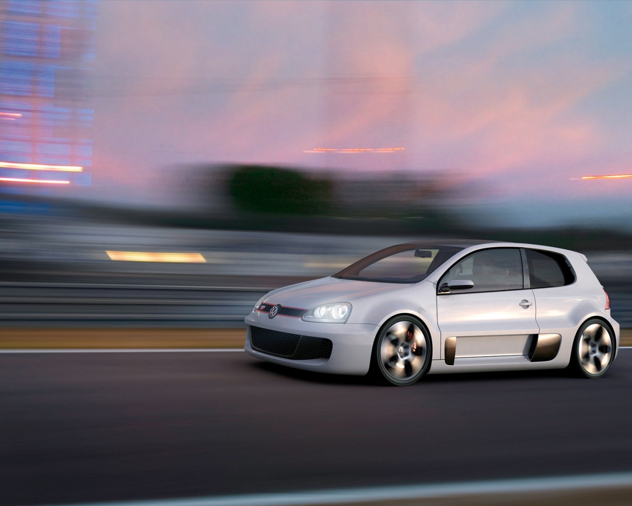 Красивый автомобиль Volkswagen Golf в Москве