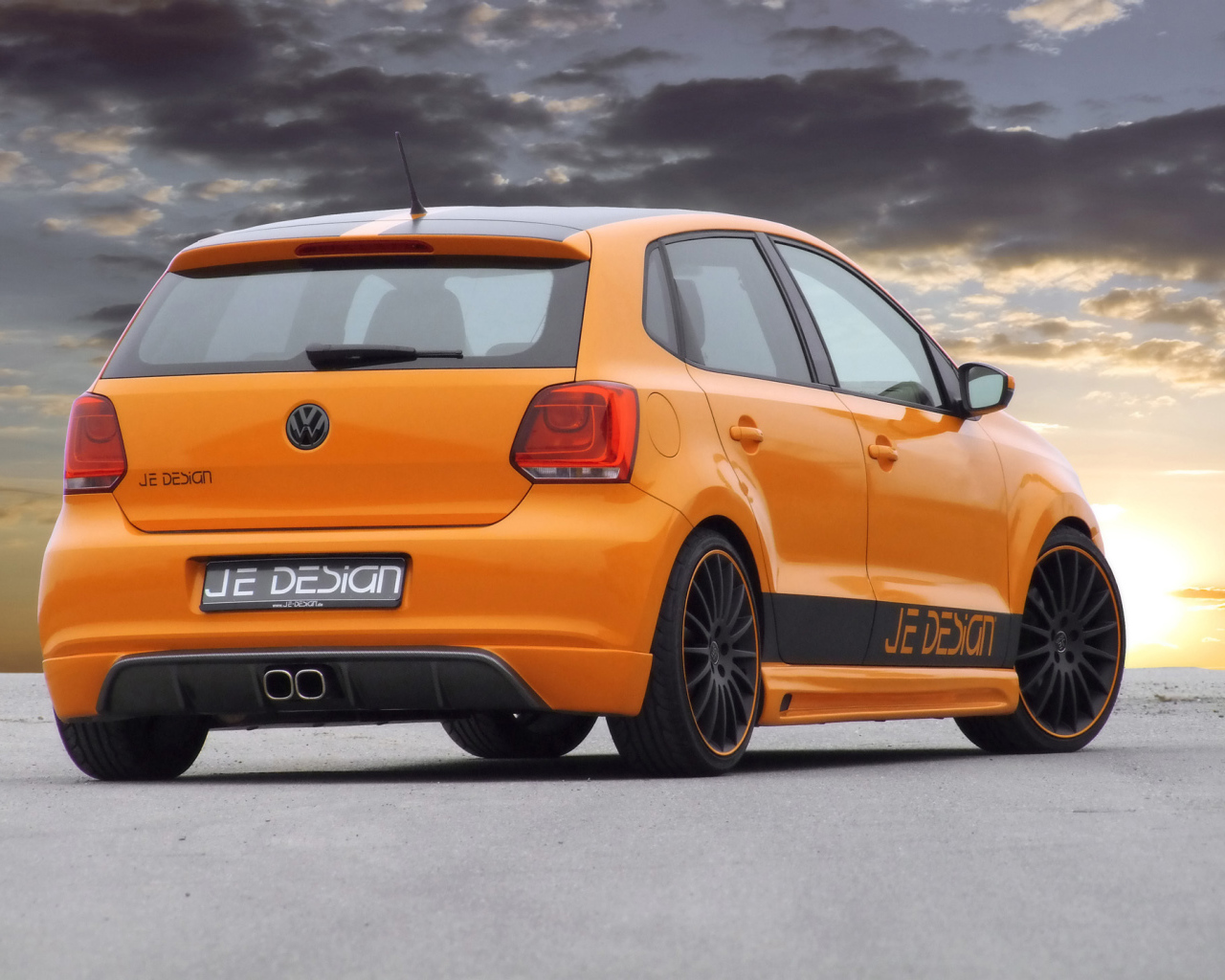 Красивый автомобиль Volkswagen Polo
