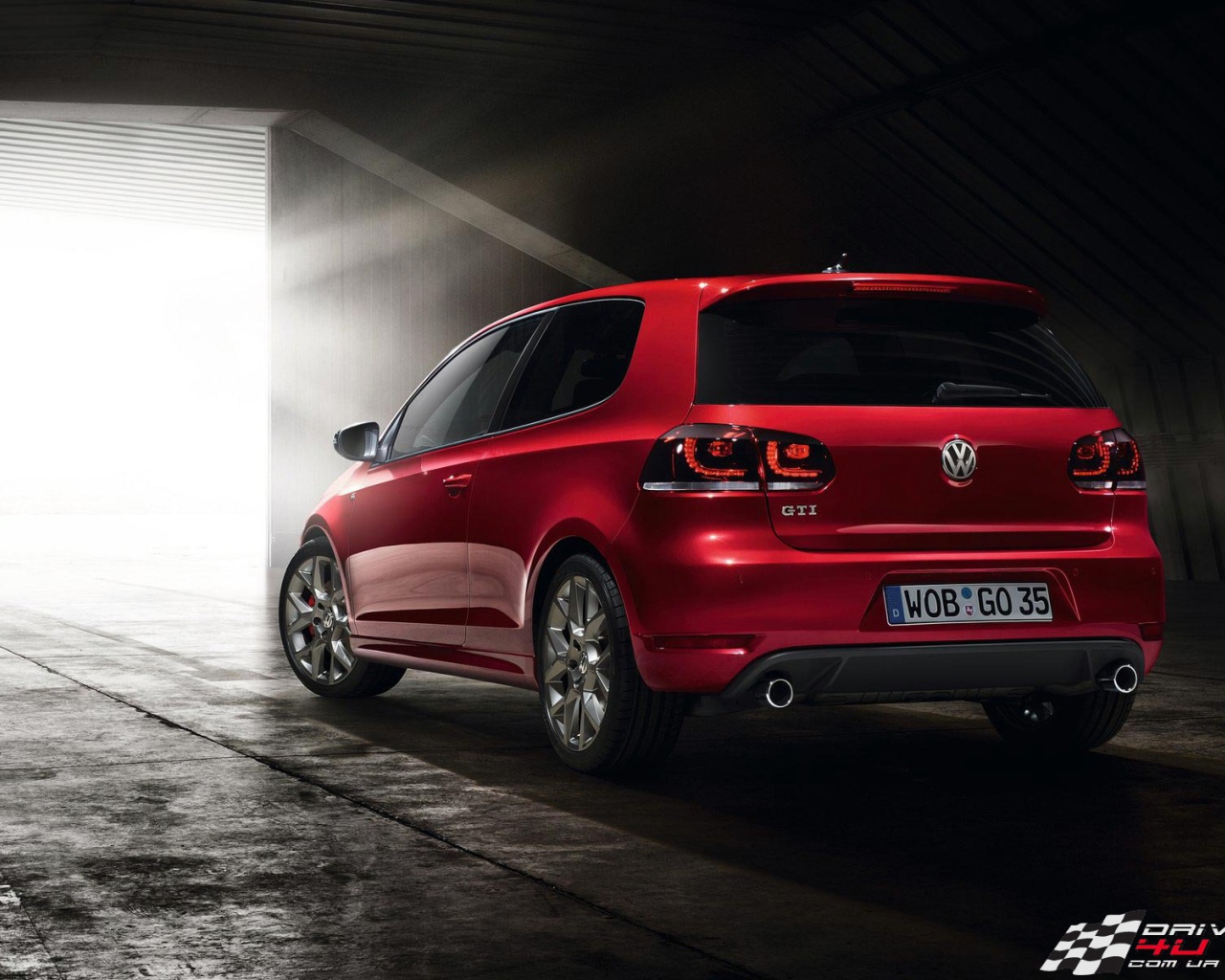 Автомобиль марки Golf модели GTI 2014 года
