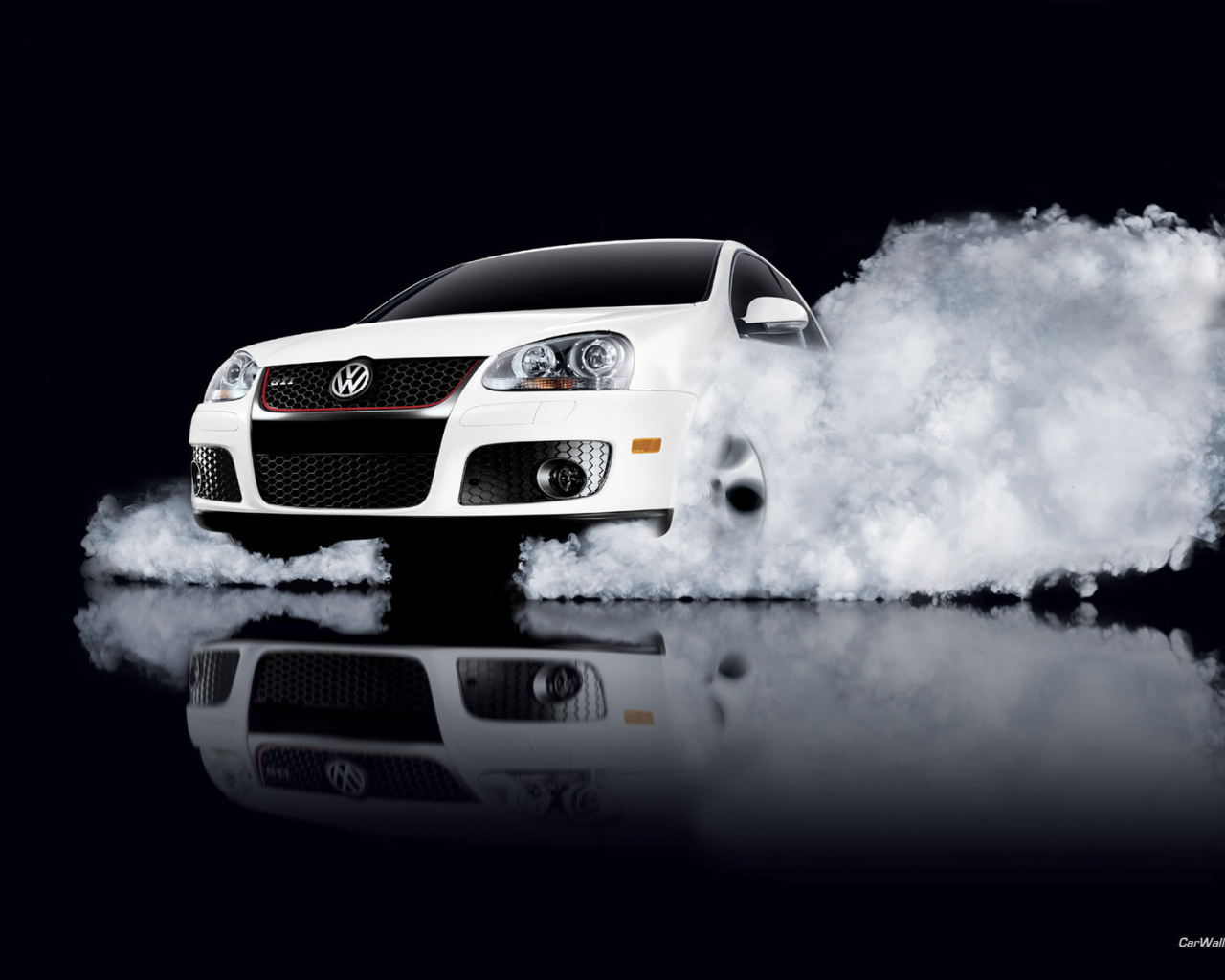 Автомобиль марки Volkswagen модели Golf