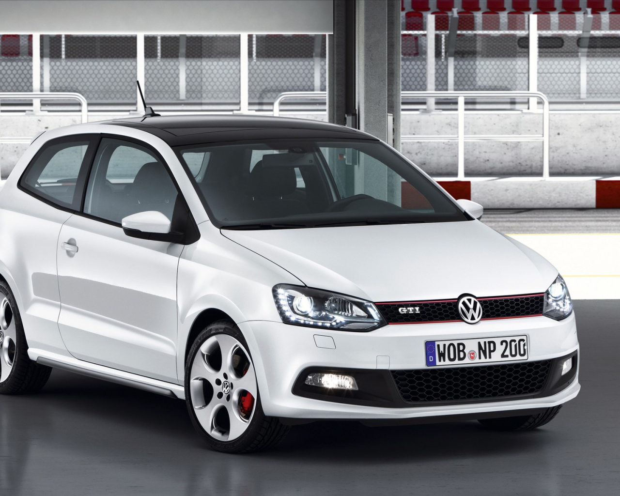 Автомобиль марки Volkswagen модели Polo