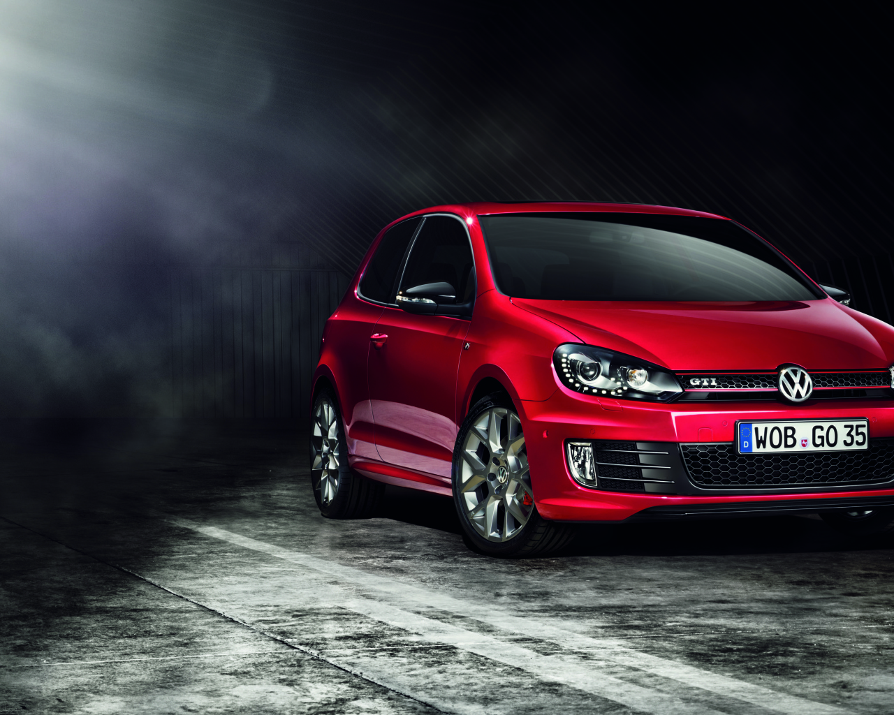 Новый автомобиль Golf GTI 2014 года