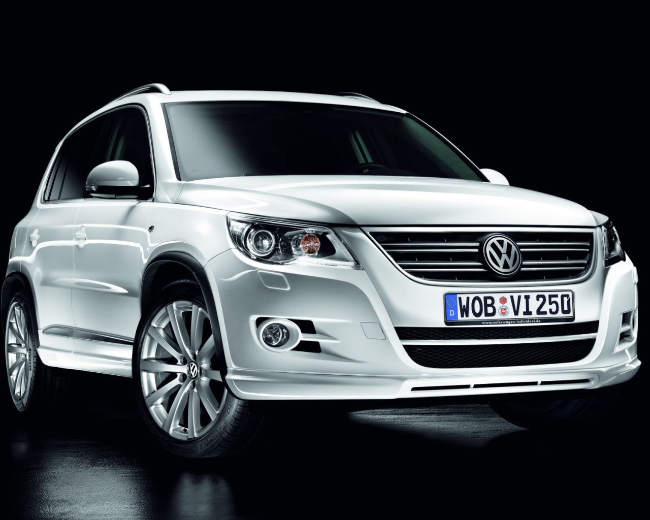 Фото автомобиля Volkswagen Tiguan