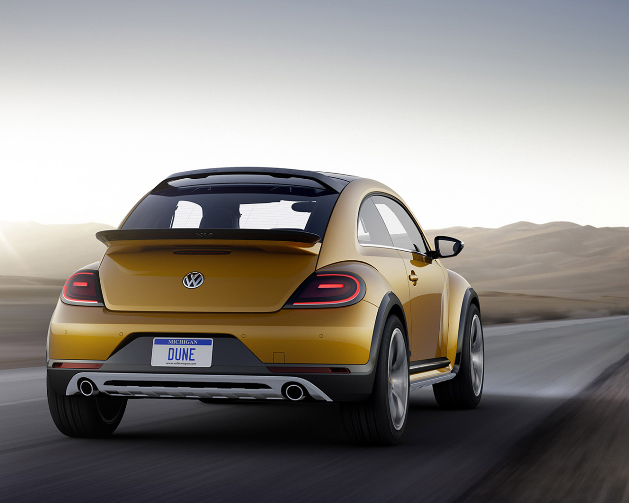 Надежная машина Volkswagen Beetle Dune 2014
