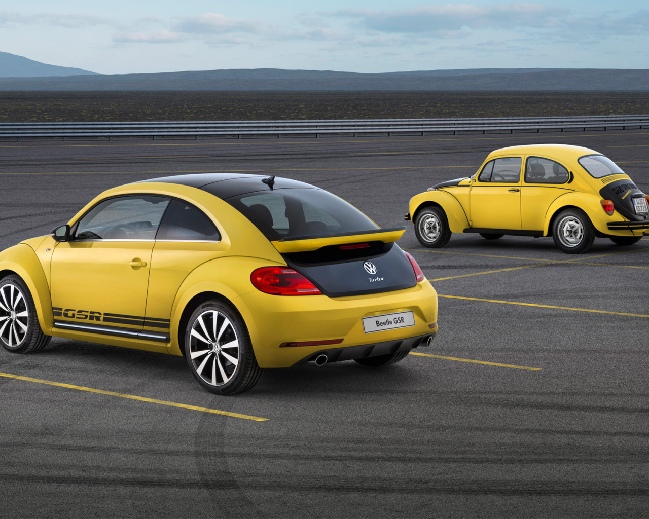 Надежная машина Volkswagen Beetle 2014
