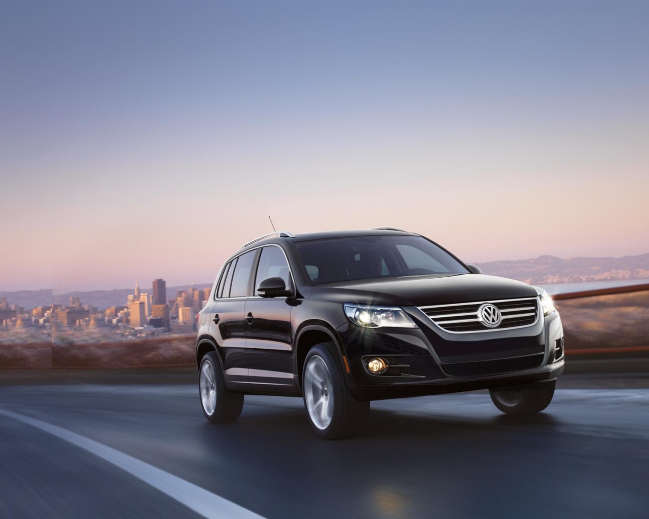 Тест драйв автомобиля Volkswagen Tiguan