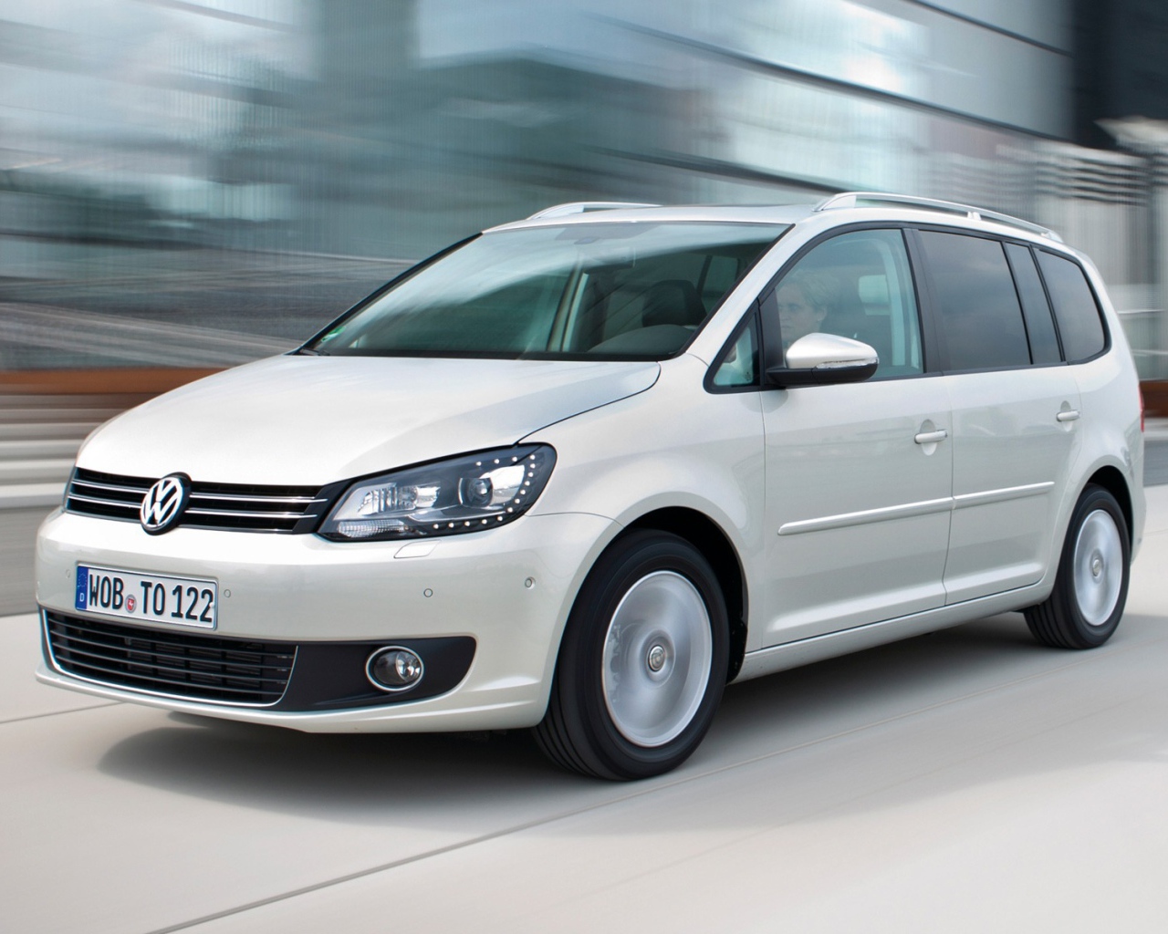 Тест драйв автомобиля Volkswagen Touran