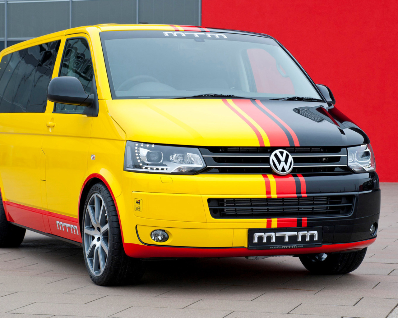 Новая машина Volkswagen Transporter