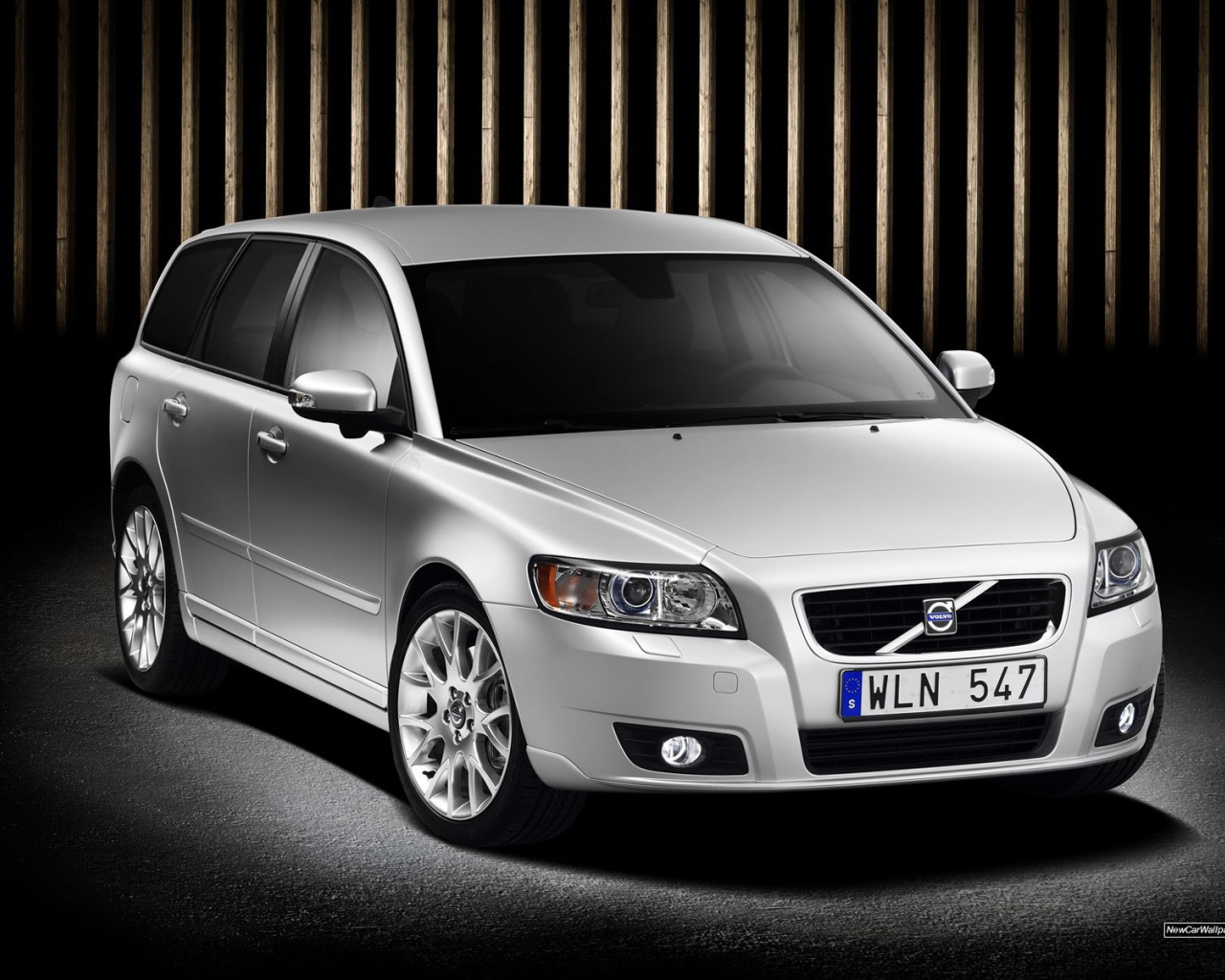 Beautiful car Volvo v50 in Moscow 