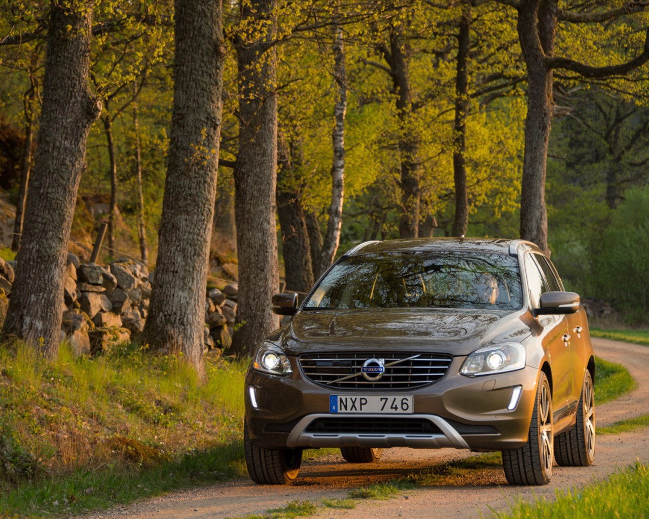 Красивый автомобиль Volvo xc60 в Москве