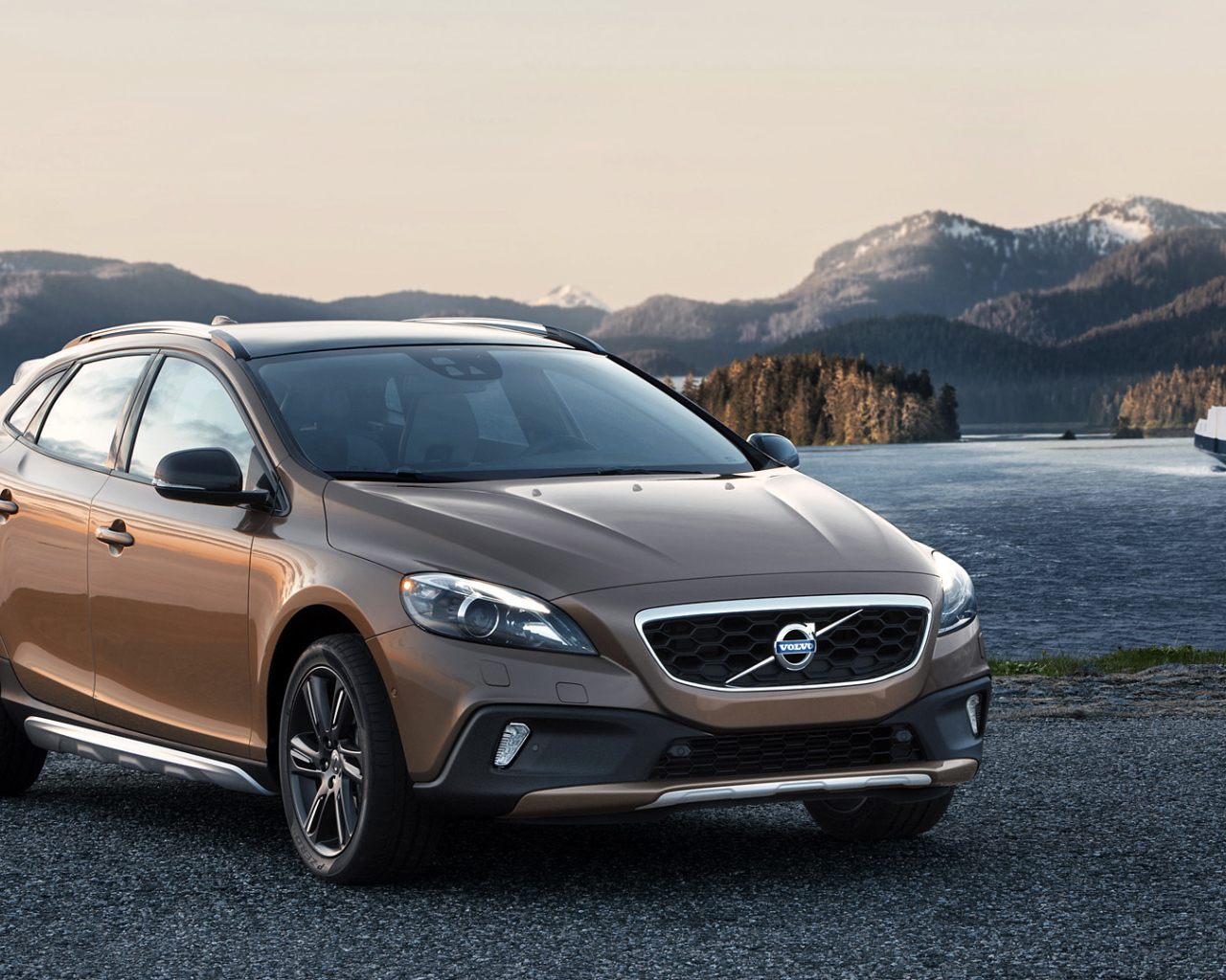 Надежный автомобиль Volvo v40 Cross country