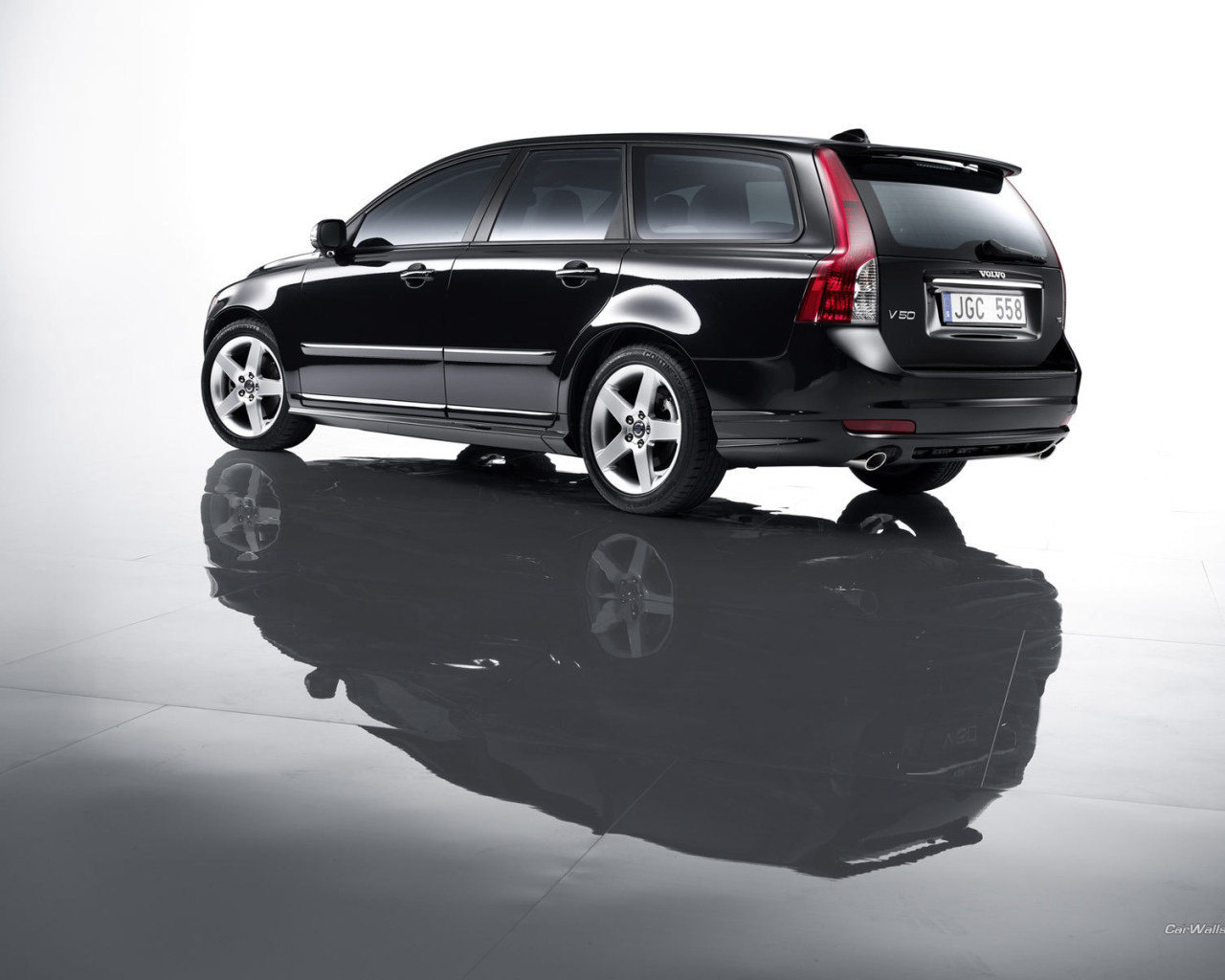 Надежный автомобиль Volvo v50